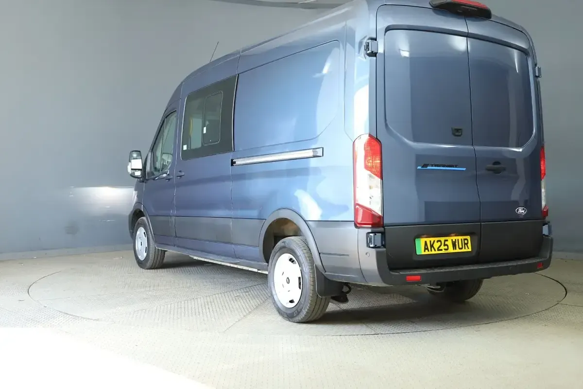 New Ford E-Transit Trend 135 kW (184 HP) 2025 Blue Van
