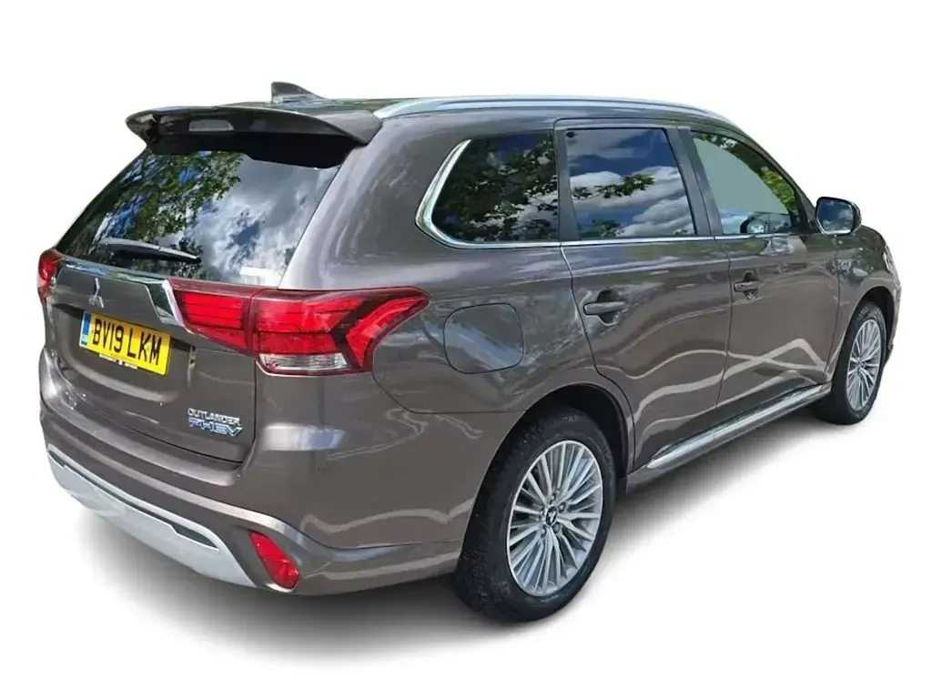Used Mitsubishi Outlander P-HEV 209 HP (153 kW) 2019 Brown SUV