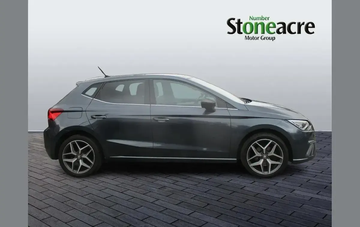 Usado Seat Ibiza XCELLENCE 108 HP (79 kW) 2021 Cinzento Citadino
