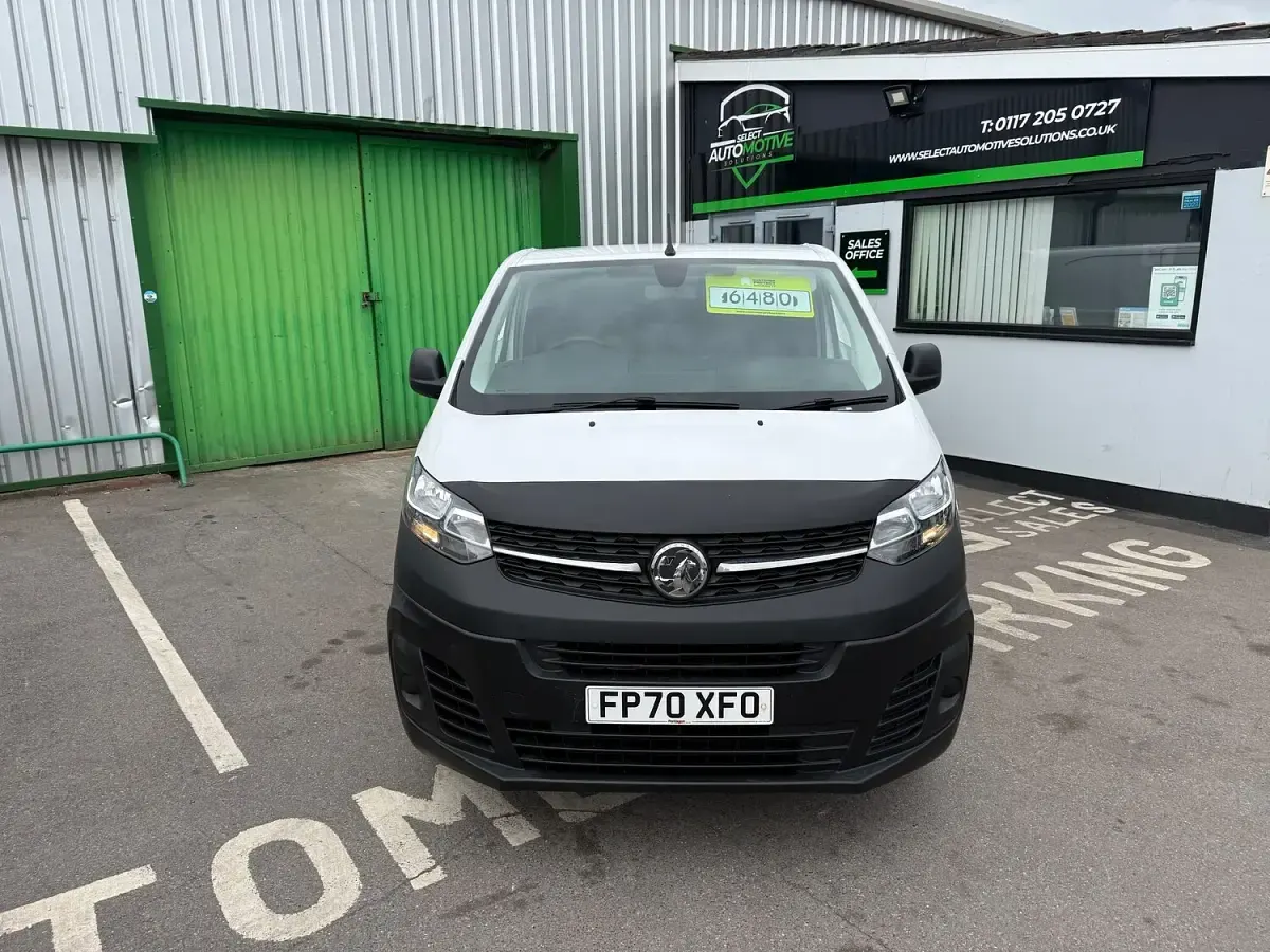 Used Vauxhall Vivaro S 100 HP (73 kW) 2020 White MPV
