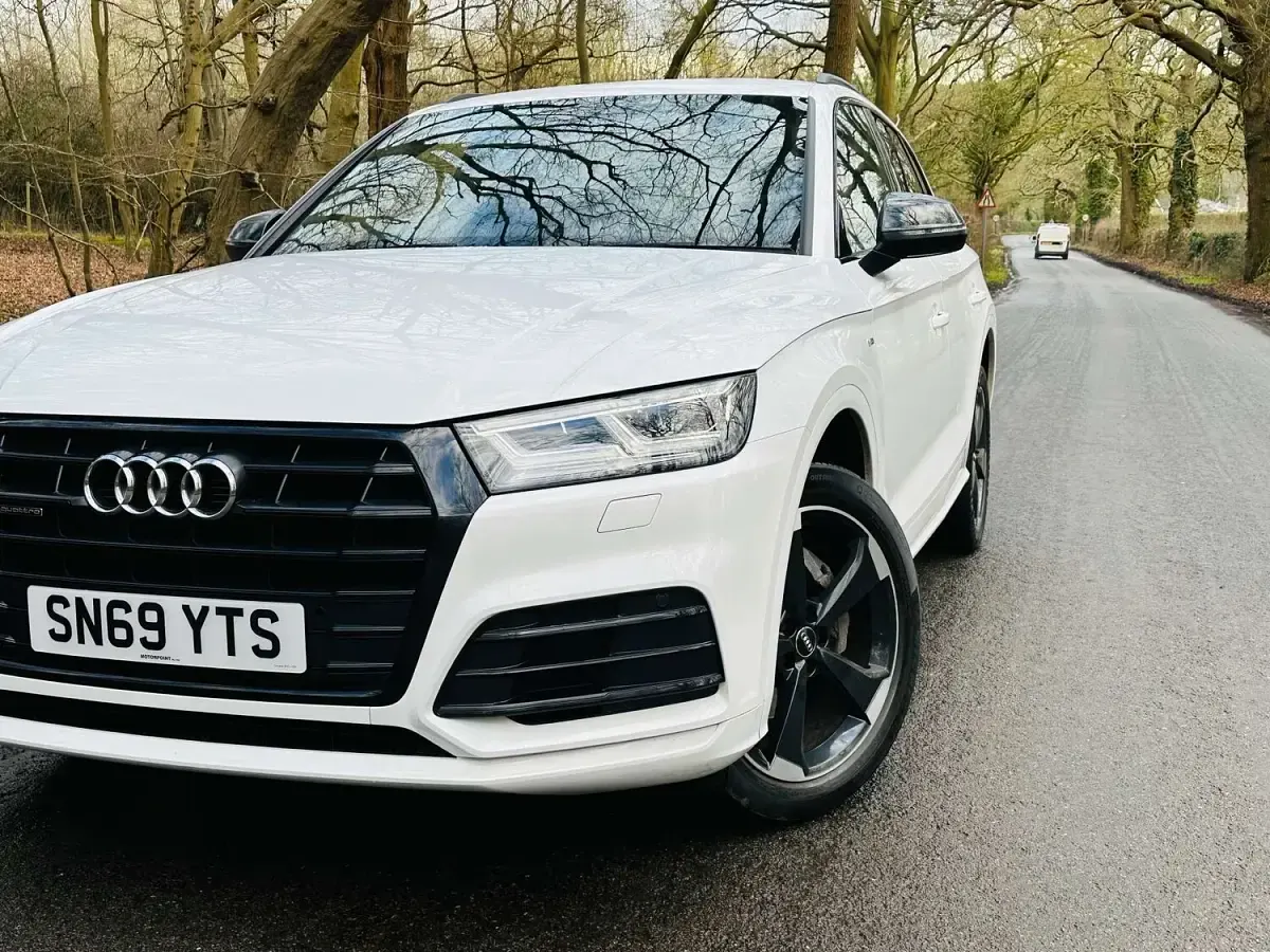 Used Audi Q5 Black Edition 190 HP (139 kW) 2019 White SUV