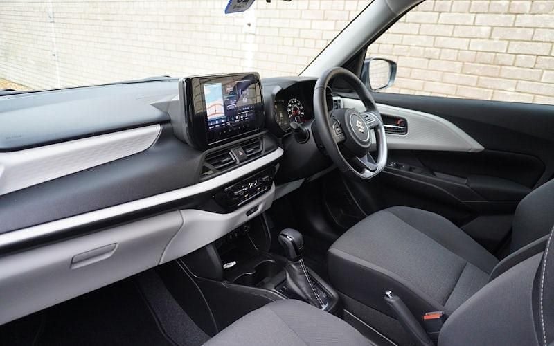 Used Suzuki Swift 82 HP (60 kW) 2024 White Hatchback