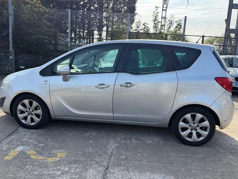 Używany Vauxhall Meriva 2011 Srebrny Minivan