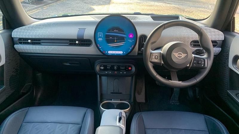 Usado Mini Cooper Hatch 113 kW (154 HP) 2025 Verde Citadino