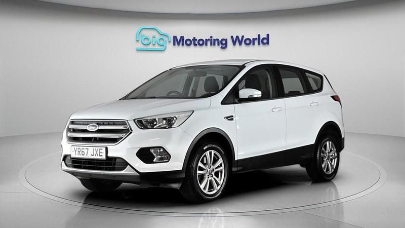 Used Ford Kuga Zetec 120 HP (88 kW) 2017 White SUV