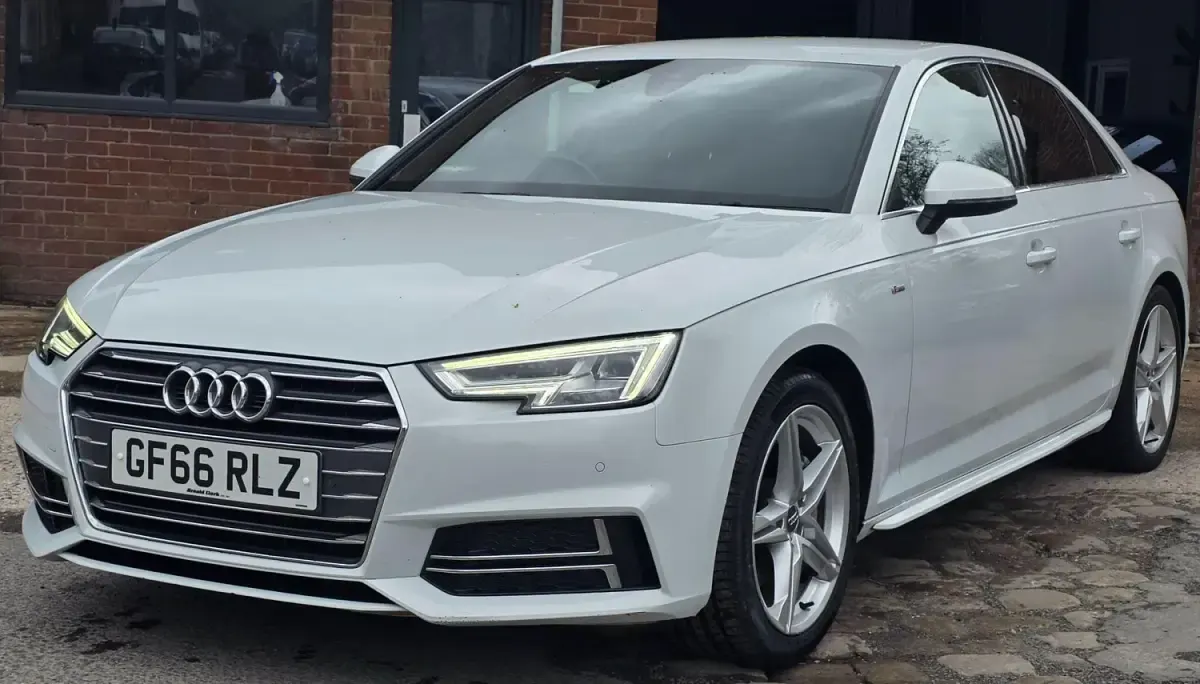 Usado Audi A4 S-Line 190 CV (139 kW) 2016 Blanco Berlina
