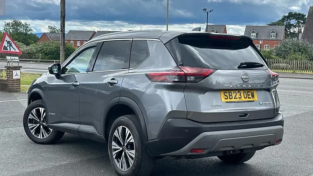 Used Nissan X-Trail N-Connecta 213 HP (156 kW) 2023 Grey SUV