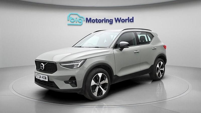 Used Volvo XC40 Plus 163 HP (119 kW) 2024 Green SUV