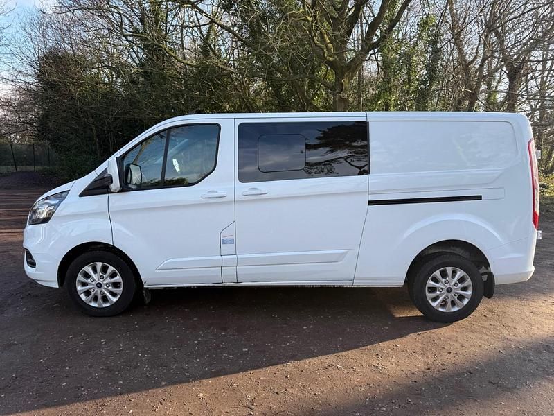 Used Ford Transit Custom Limited 130 HP (95 kW) 2022 White Van