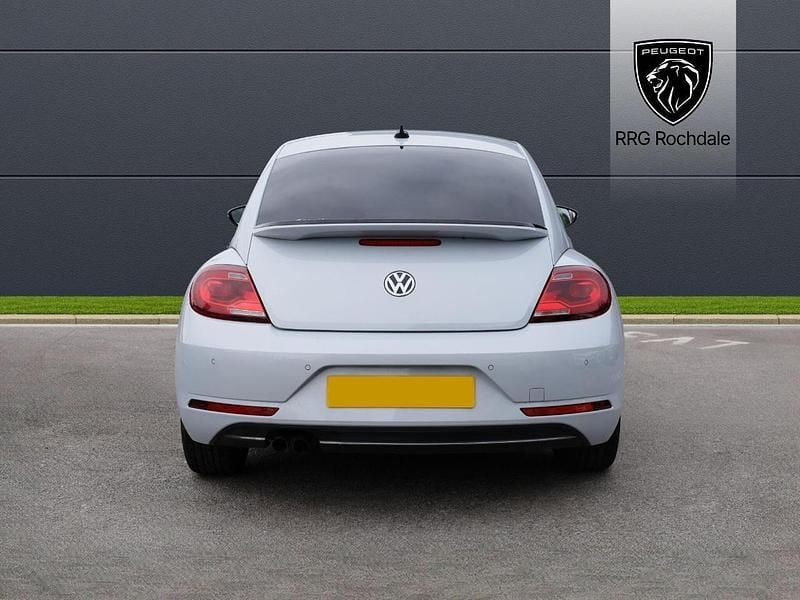 Usado VW Beetle Design 148 HP (108 kW) 2018 Cinzento Citadino