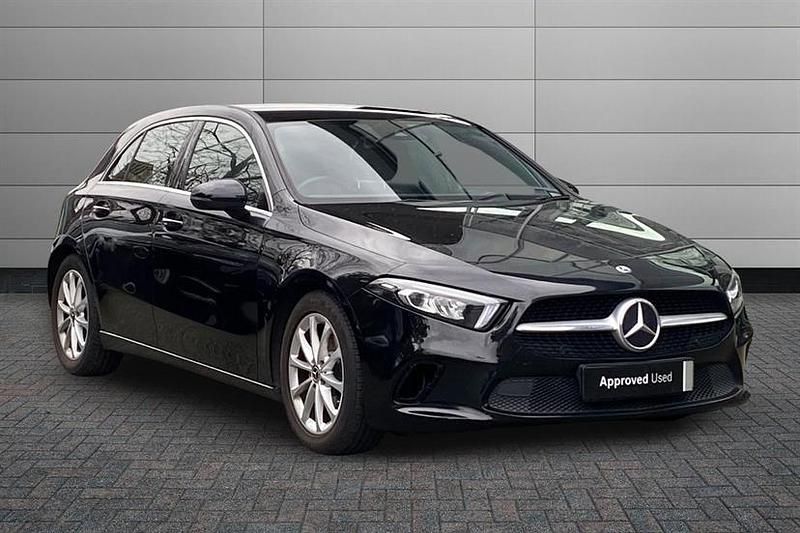 Used Mercedes A180 116 HP (85 kW) 2019 Cosmos black Hatchback