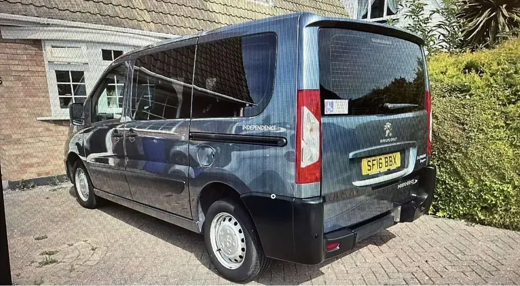 Used Peugeot TePee Independence 2016 Grey MPV