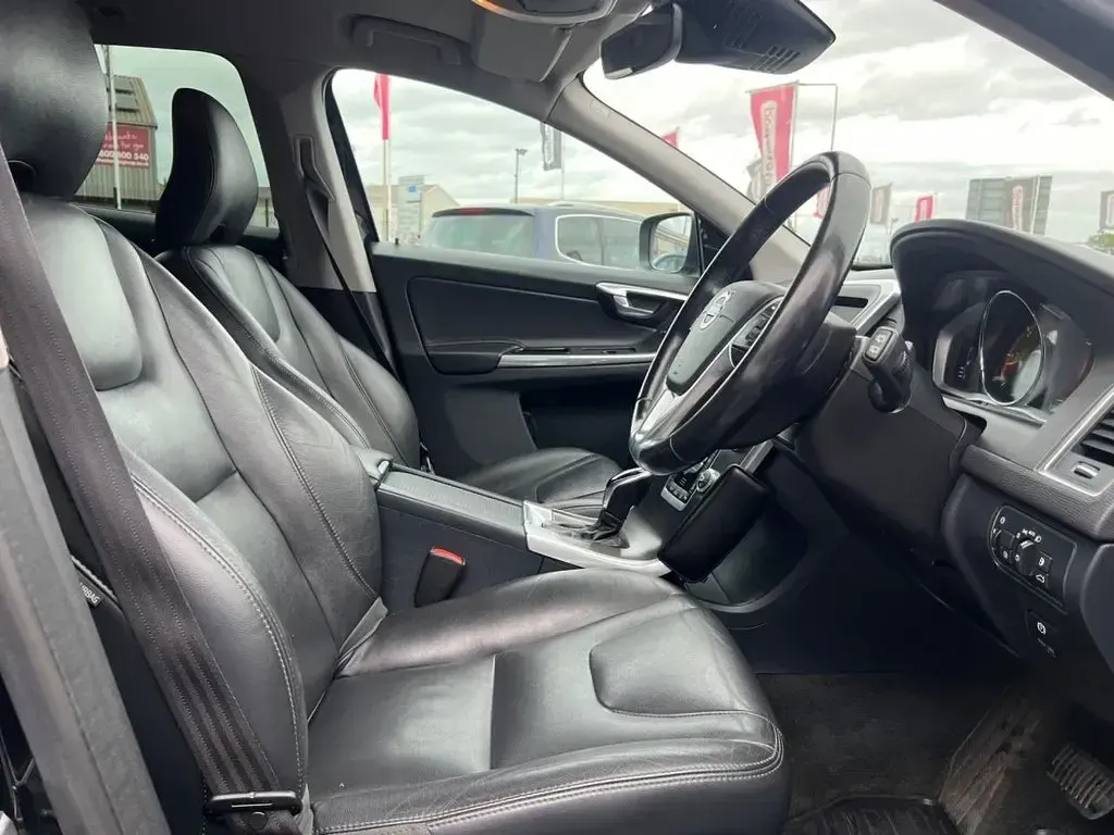 Used Volvo XC60 SE Lux 215 HP (158 kW) 2014 Black SUV