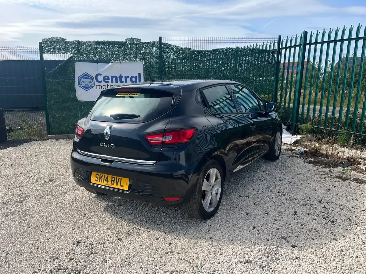 Used Renault Clio Dynamique 75 HP (55 kW) 2014 Black Hatchback
