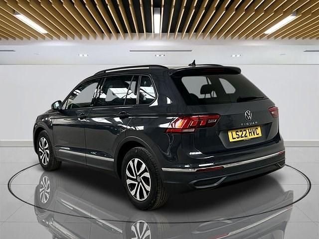 Second-hand VW Tiguan Active 150 CP (110 kW) 2022 Gri SUV