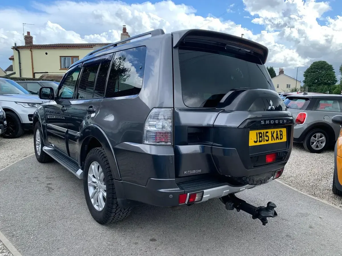 Used Mitsubishi Shogun 197 HP (144 kW) 2015 Grey SUV