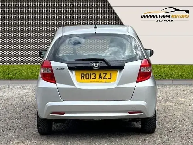 Used Honda Jazz S 90 HP (66 kW) 2013 Silver Hatchback