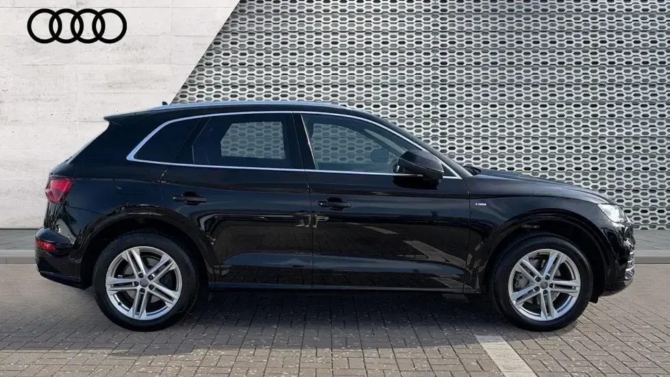 Used Audi Q5 S-Line 190 HP (139 kW) 2019 Black SUV