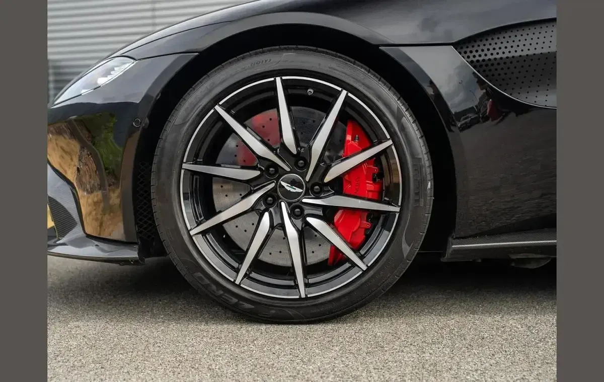 Used Aston Martin Vantage 502 HP (369 kW) 2020 Black Coupe