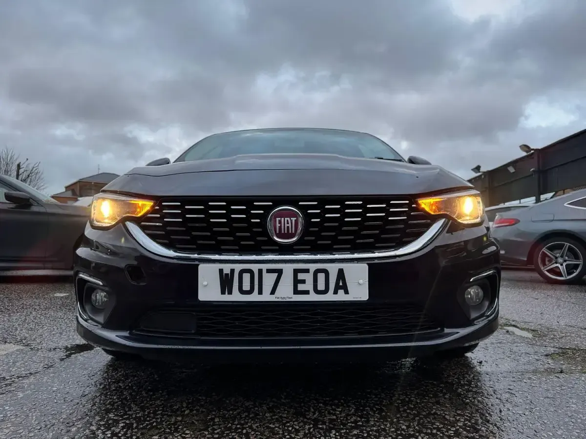 Used Fiat Tipo Lounge 95 HP (69 kW) 2017 Black Hatchback