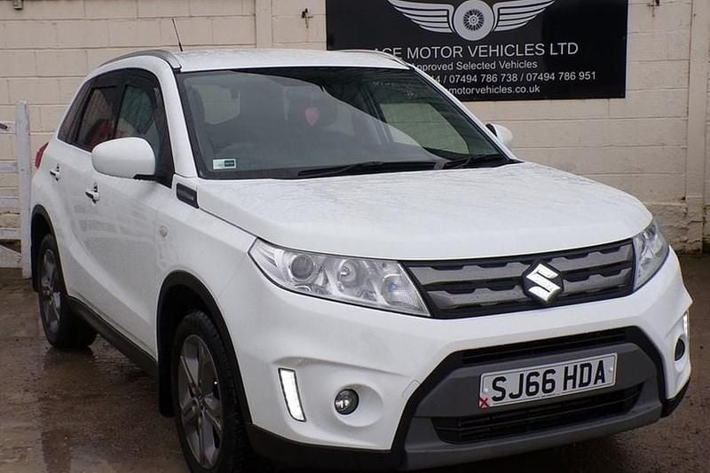 Used Suzuki Vitara SZ-T 120 HP (88 kW) 2016 White SUV
