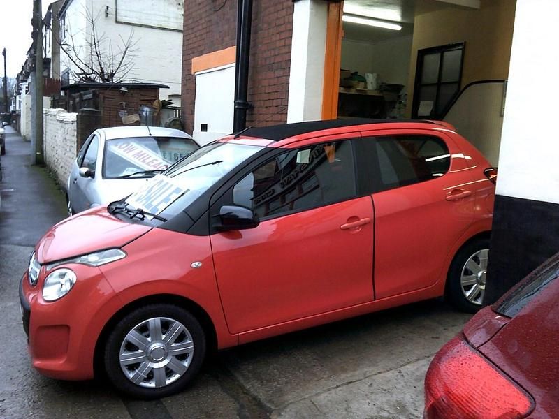 Used Citroën C1 Feel 2016 Orange Hatchback