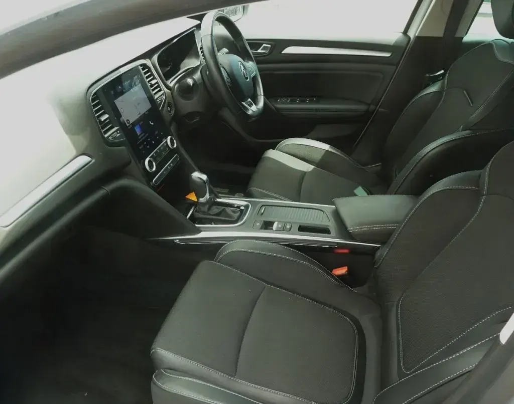 Used Renault Mégane IV Iconic 2021 White Estate