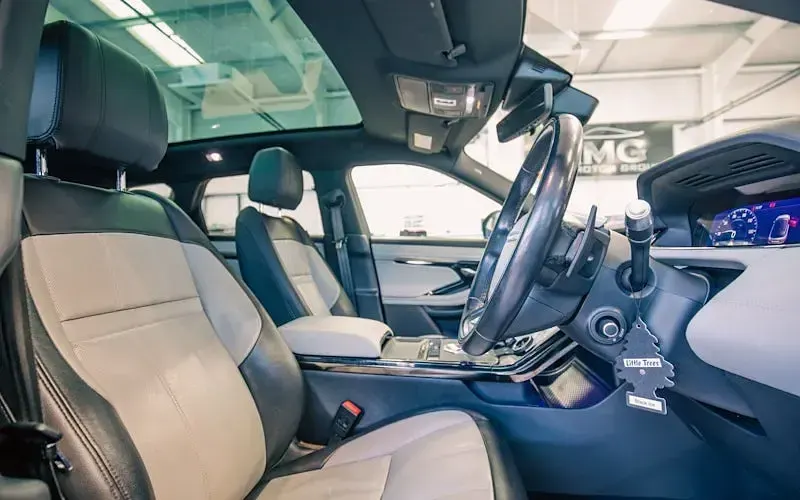 Used Land Rover Range Rover evoque First Edition 182 HP (133 kW) 2019 Silver SUV