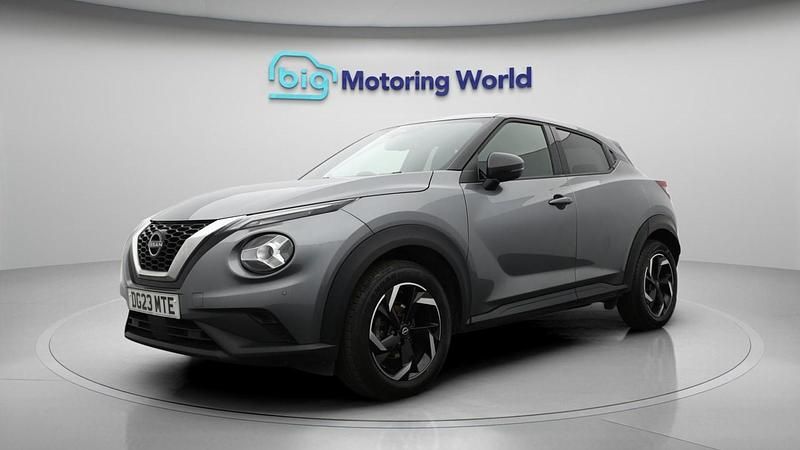 Used Nissan Juke N-Connecta 114 HP (83 kW) 2023 Grey SUV