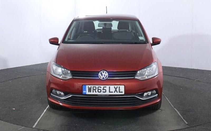 Begagnad VW Polo SE 90 HK (66 kW) 2015 Röd Halvkombi