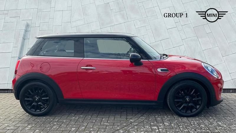 Used Mini Cooper Hatch 134 HP (98 kW) 2018 Red Hatchback