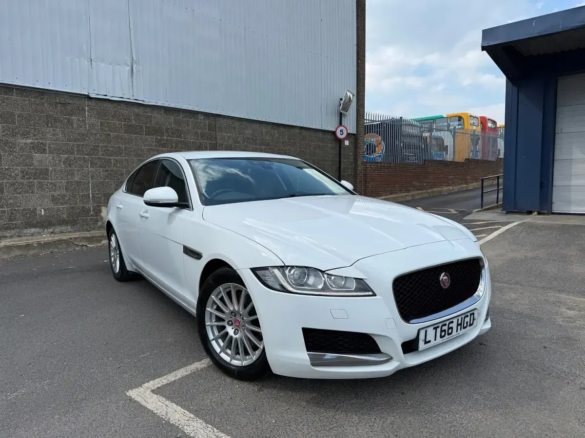 Used Jaguar XF Prestige 2016 White Sedan