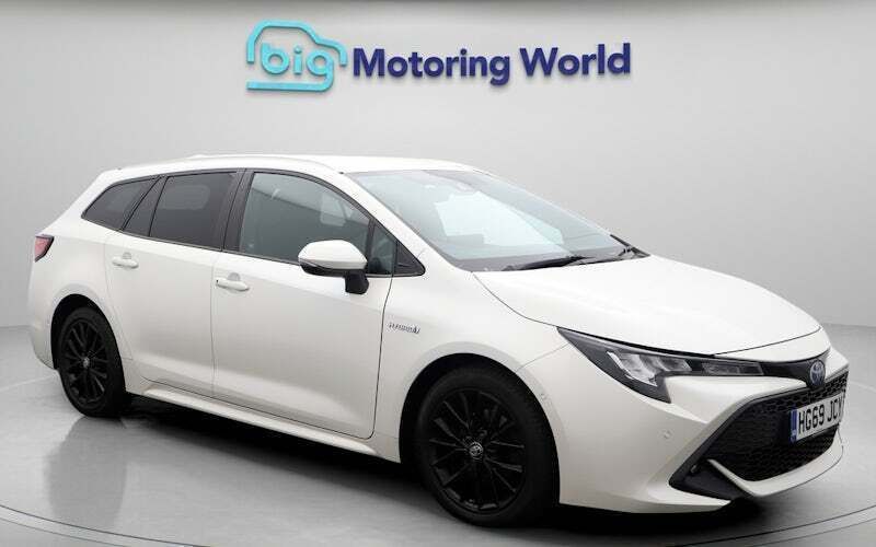 Used 2022 Toyota Corolla Design Estate | £13,700 (Good price) - Image 1/4