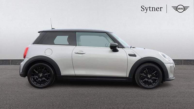 Used Mini Cooper Classic 134 HP (98 kW) 2023 Silver Hatchback