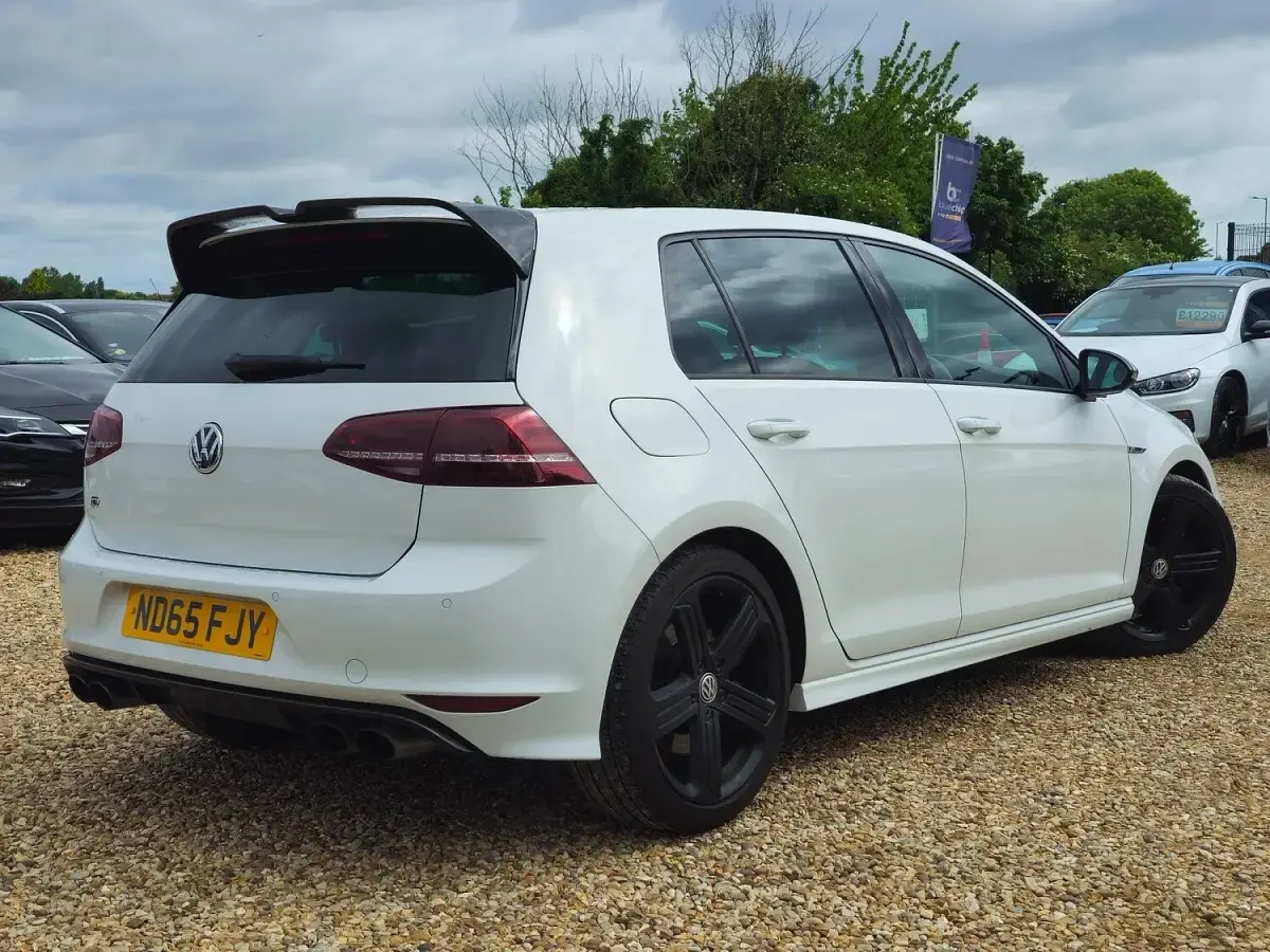 Used VW Golf VII R 2015 White Hatchback
