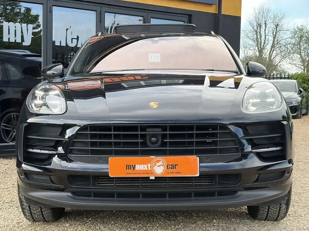 Used Porsche Macan 245 HP (180 kW) 2018 Black SUV