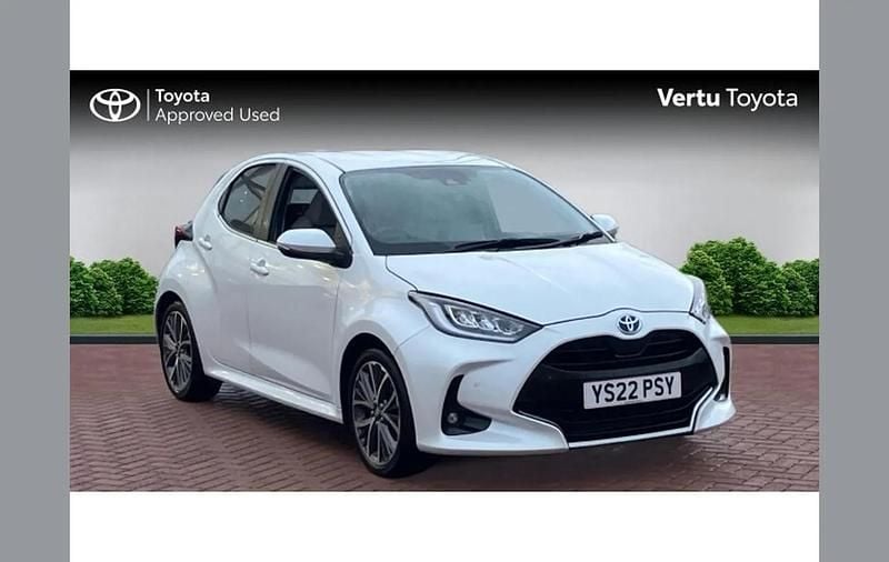 White Used 2022 Toyota Yaris Hybrid Hatchback | £18,371 (A bit pricey) - Image 1/4