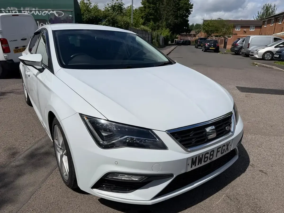 Used Seat Leon FR 130 HP (95 kW) 2018 White Hatchback