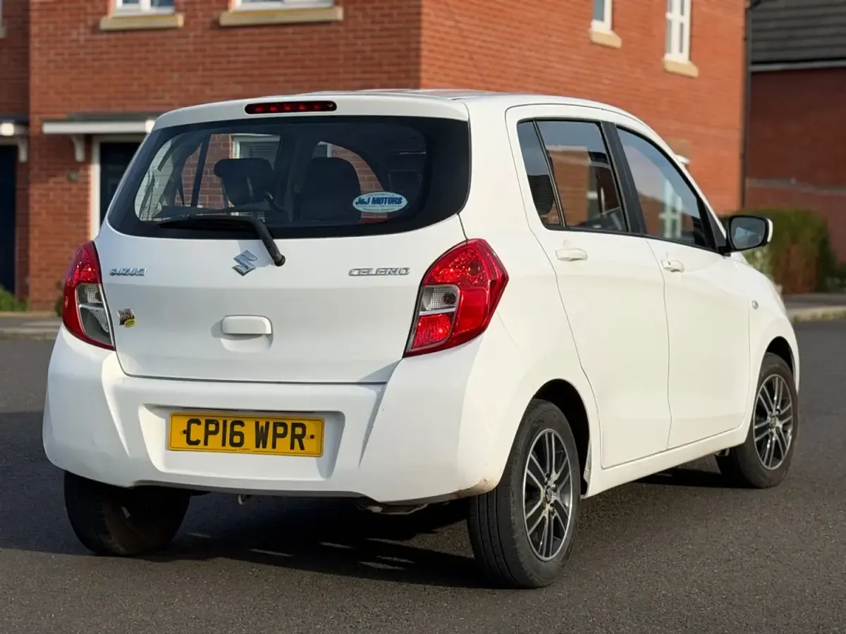 Usado Suzuki Celerio SZ4 68 HP (50 kW) 2016 Branco Citadino