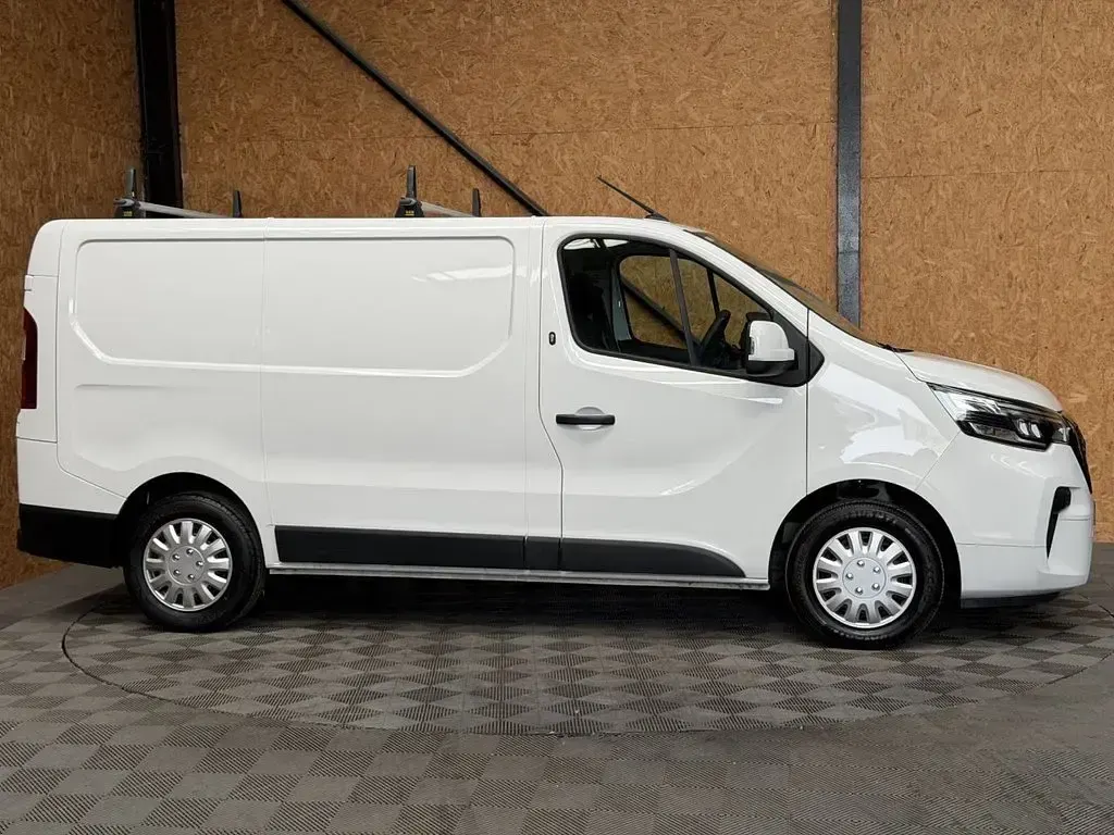 Used Nissan Primastar Acenta 110 HP (80 kW) 2023 White MPV