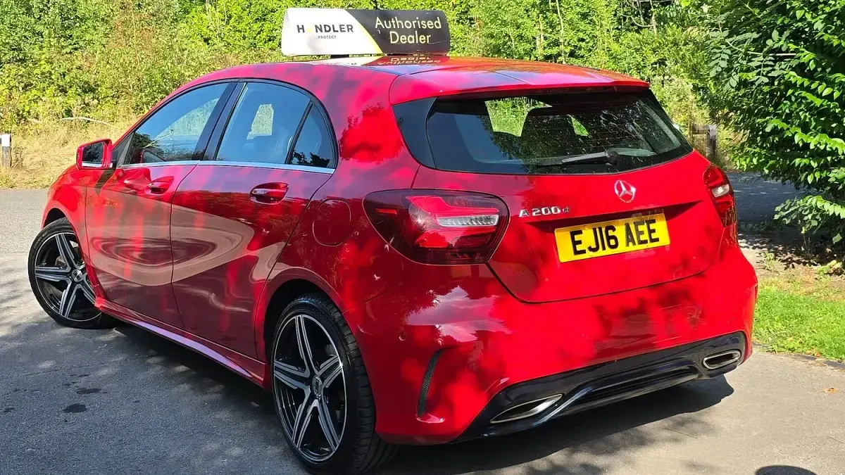Used Mercedes A200 AMG Line Premium 134 HP (98 kW) 2016 Red Hatchback