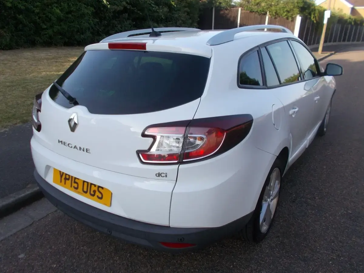Used Renault Mégane GrandTour Dynamique 2015 White Estate
