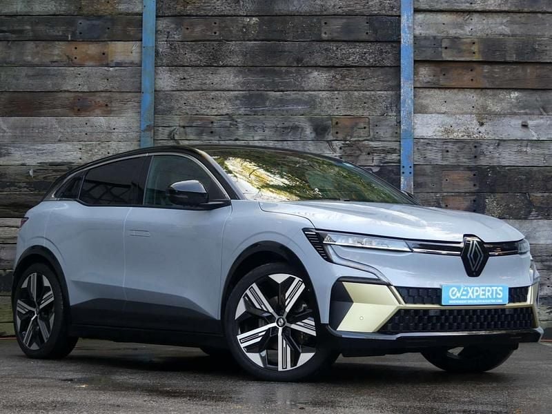 Grey and black Used 2023 Renault Mégane IV Iconic Hatchback | £19,083 - Image 1/3