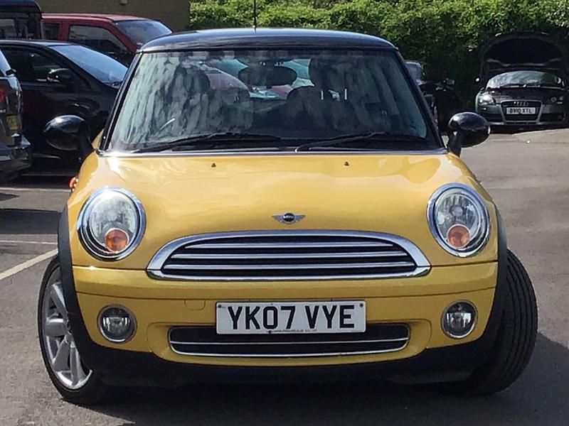 Used Mini Cooper Hatch 120 HP (88 kW) 2007 Yellow Hatchback