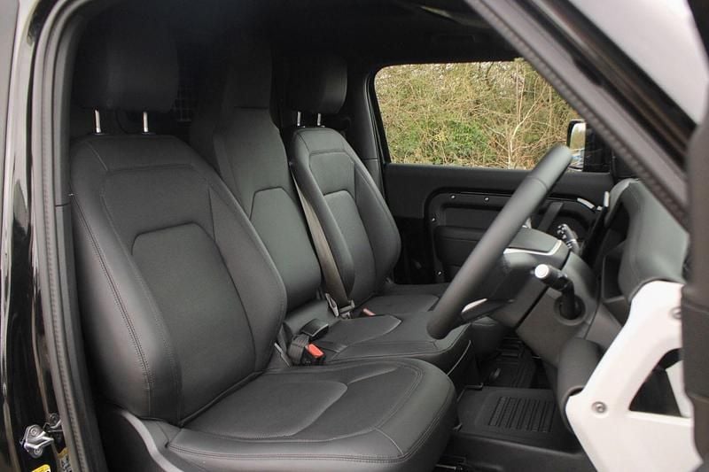 Used Land Rover Defender SE Dynamic 2025 Black SUV