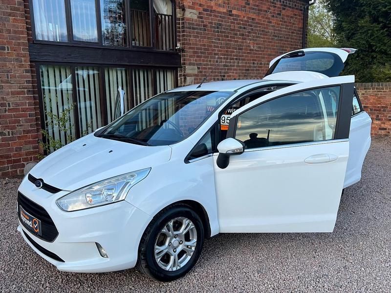 White Used 2015 Ford B-MAX Zetec MPV | £3,495 (Fair price) - Image 1/4