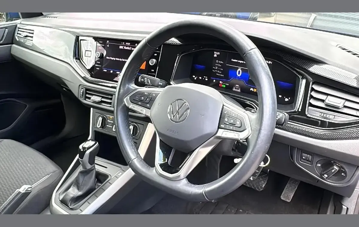 Used VW Polo Life 94 HP (69 kW) 2023 Blue Hatchback