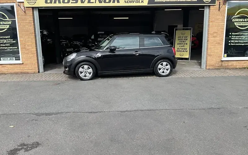 Used Mini ONE Hatch 102 HP (75 kW) 2017 Black Hatchback