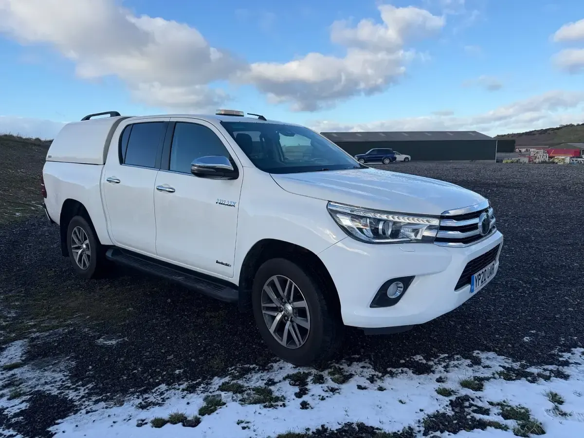 Used Toyota HiLux 150 HP (110 kW) 2020 White Pickup