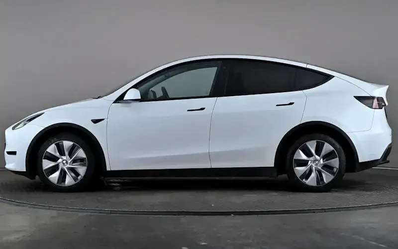 Used Tesla Model Y Long Range AWD 286 kW (389 HP) 2025 SUV